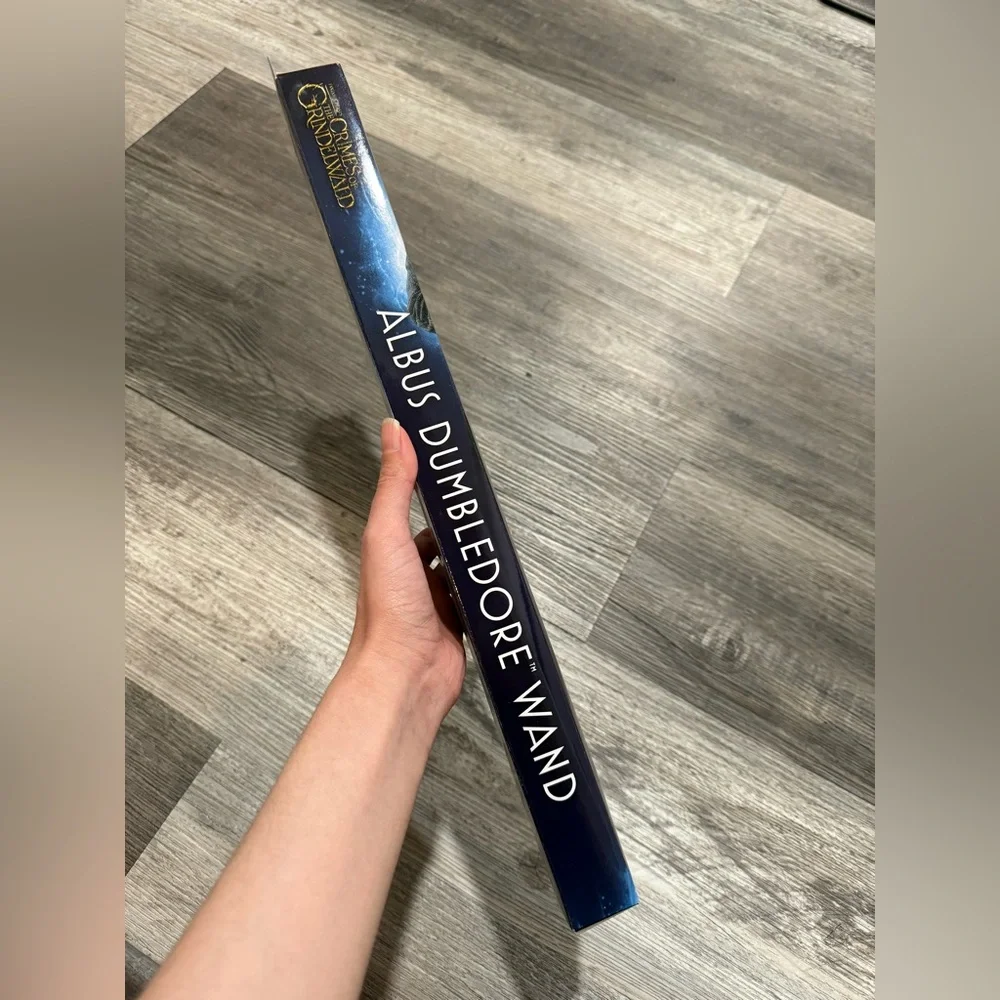 Fantastic Beasts Crimes of Grindelwald Albus Dumbledore Wand NWT NWB Never open - Picture 3 of 6